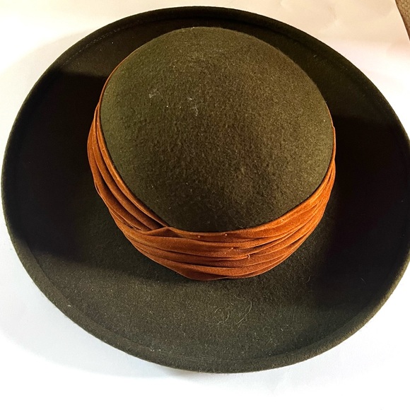 Bloomingdale\'s Vintage Ladies Wool Fedora Hat - Italy